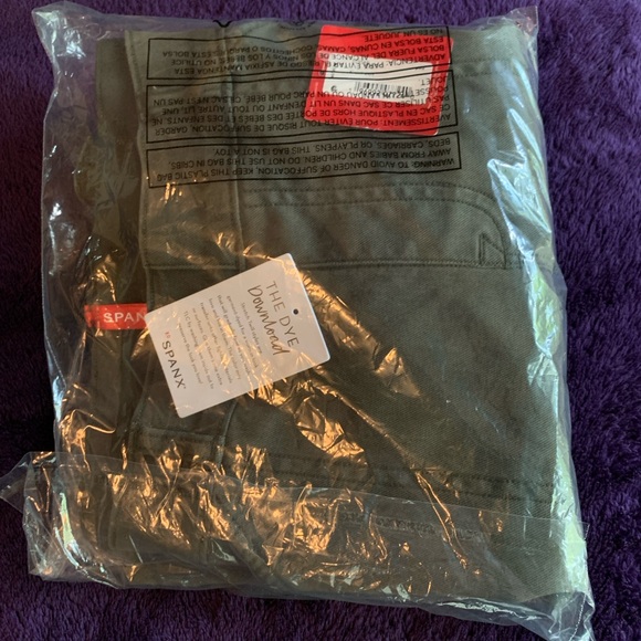 S O L D NWT Spanx shorts Large - Picture 8 of 8